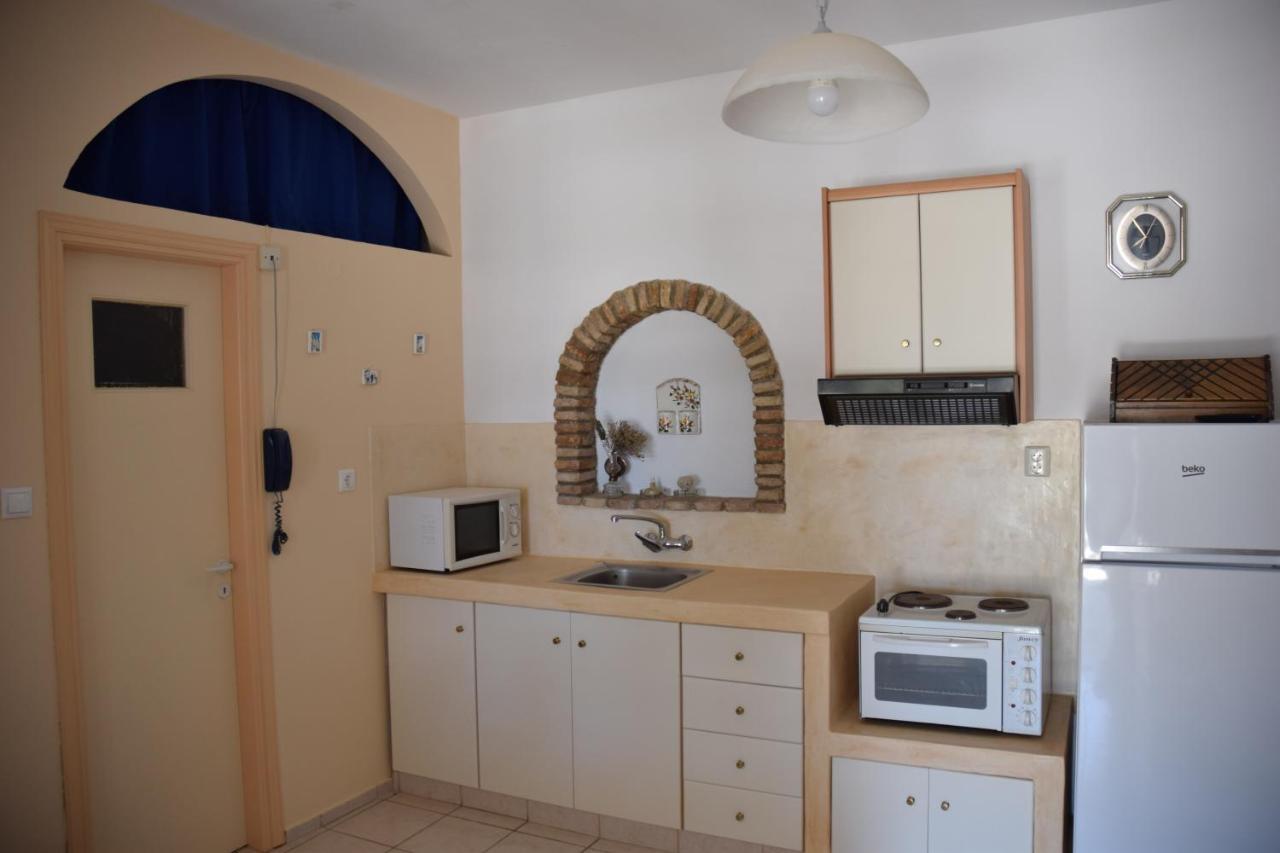 Porto Apergis Aparthotel Agios Ioannis  Exterior photo