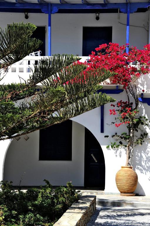 Porto Apergis Aparthotel Agios Ioannis  Exterior photo